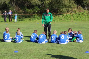 乐鱼体育app官网下载-76人队稳扎稳打,向东部冠军迈进,76人全队